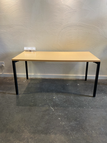 Knoll Table 30x60